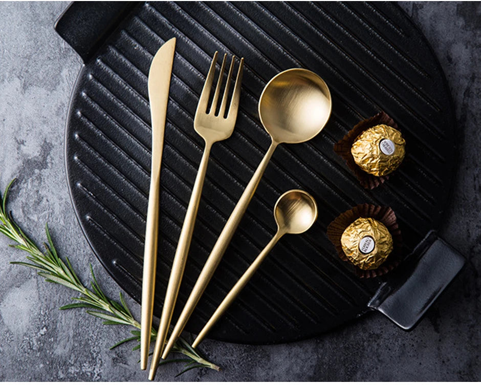 Elegance24 - Complete 24-Piece Cutlery Set